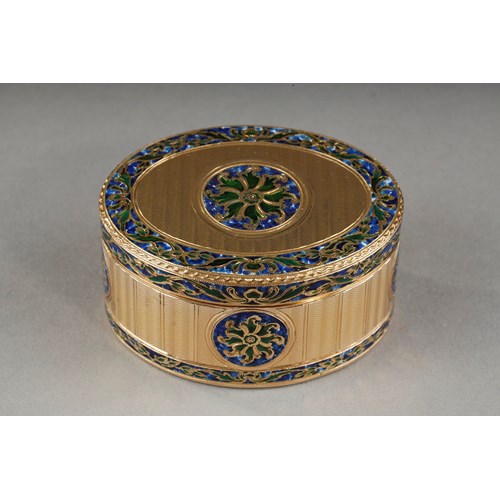 Gold and enamel oval snuffbox